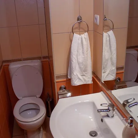 Leanyka Vendeghaz Guest house 4*